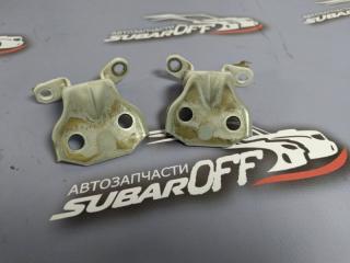 Петля двери передняя правая Subaru Outback 2004