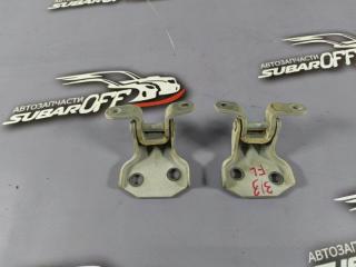 Петля двери передняя Subaru Impreza 2001