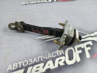 Ограничитель двери передний Subaru Impreza 2002