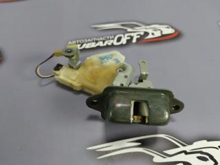 Замок двери багажника Subaru Impreza 2003