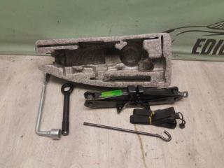 Запчасть ящик под инструмент kia carens 2006-2012