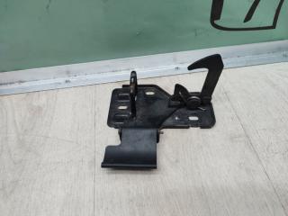 Запчасть крючок капота volkswagen touareg 2002-2010