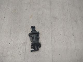 Запчасть форсунка омывателя передняя левая mazda 3 2002-2009