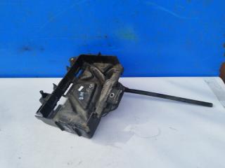 Фото запчасти крепление аккумулятора skoda fabia 2007-2015 Б/У запчасть Запчасть крепление аккумулятора skoda fabia 2007-2015