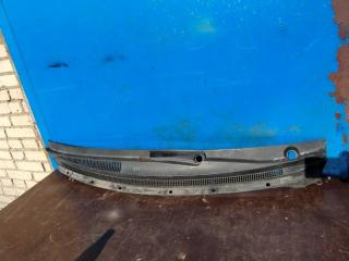 Запчасть решетка под лобовое стекло mitsubishi colt 2003-2012