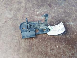 Запчасть крючок капота volkswagen touran 2003-2015