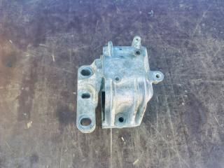 Опора двигателя правая skoda yeti 2009-2016