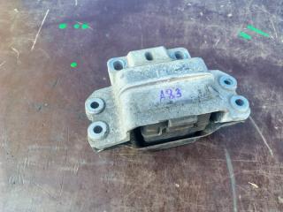 Опора двигателя левая Volkswagen Golf Plus 2010