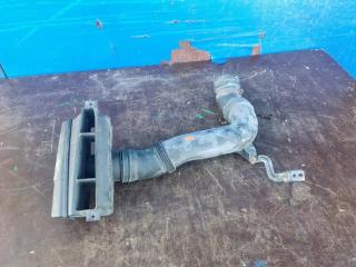 Воздухозаборник Volkswagen Golf 2012