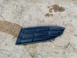 Запчасть решетка бампера передняя правая Skoda Fabia 2010