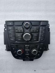 Запчасть блок управления магнитолы Opel Astra 2009-2012