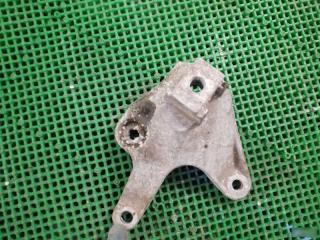 Запчасть кронштейн мкпп Ford Focus 2 2007-2011