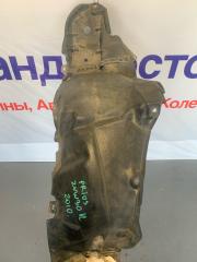 Подкрылок передний левый Toyota Prius 2010