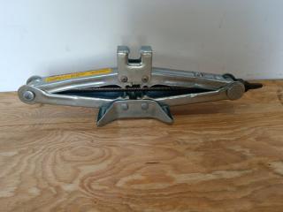 Домкрат Toyota Celica ZZT230 Домкрат Toyota Celica ZZT230