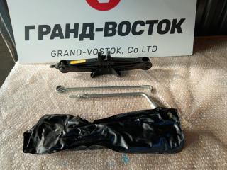 Домкрат Toyota Wish 2013