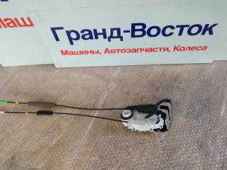 Замок боковой двери задний правый Toyota Prius 2017