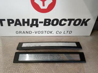 Запчасть накладка на порог салона Mercedes-Benz M-Class 2008