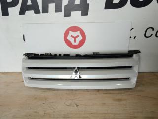 Запчасть решетка радиатора Mitsubishi Mirage Dingo 2001