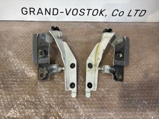 Петля капота Nissan Fuga 2004