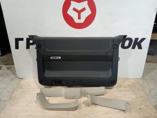 Обшивка двери багажника Mitsubishi Delica D:5 контрактная Обшивка двери багажника Mitsubishi Delica D:5