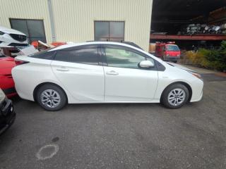 Дверь передняя правая Toyota Prius 2018