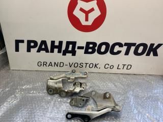 Фото запчасти петля капота Lexus GS350 2006 Б/У запчасть Запчасть петля капота Lexus GS350 2006