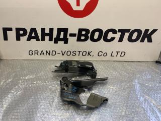 Фото запчасти петля капота Lexus GS350 2009 Б/У запчасть Запчасть петля капота Lexus GS350 2009