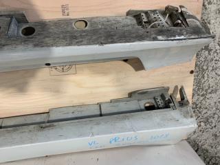 Порог кузова Prius 2018 ZVW50 2ZR-FXE