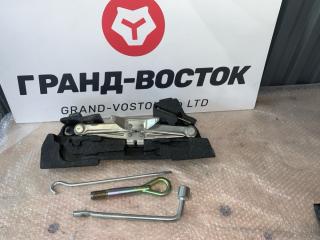 Запчасть домкрат Nissan Fuga 2006