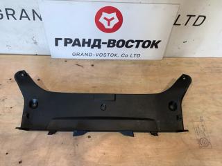 Запчасть накладка замка багажника Toyota Camry 2012