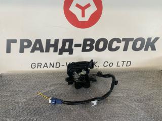Запчасть замок двери багажника Toyota Prius 2013