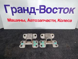 Запчасть петля двери передняя правая Mitsubishi Delica 2002