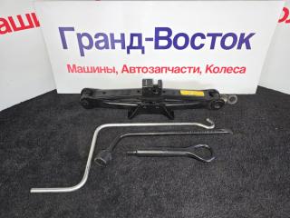 Запчасть домкрат Toyota Prius 2013