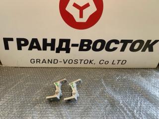 Запчасть петля двери передняя правая AUDI A4 2010