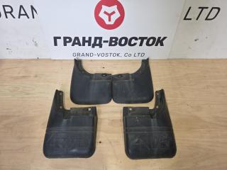 Брызговик Mitsubishi Delica 2002