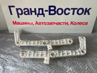 Запчасть крепление бампера заднее Mitsubishi Delica D:5