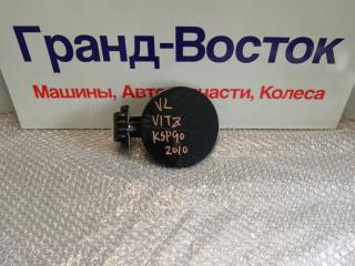 Лючок топливного бака Toyota Vitz 2010 контрактная Лючок топливного бака Toyota Vitz 2010