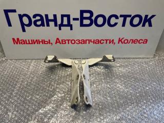 Фото запчасти петля капота Nissan Elgrand 2002 контрактная запчасть Запчасть петля капота Nissan Elgrand 2002