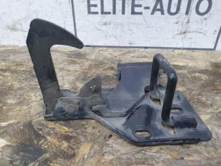 Запчасть крючок открывания капота Porsche Cayenne 2008