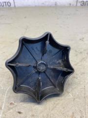 Запчасть болт запасного колеса VW Polo Sedan 2012