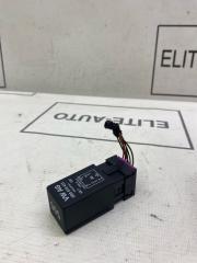 Запчасть реле Audi A1 2012