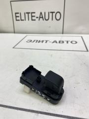 Фото запчасти кнопка стеклоподъемника задняя левая Mazda 6 2014 Б/У запчасть Запчасть кнопка стеклоподъемника задняя левая Mazda 6 2014