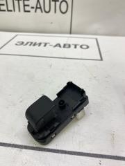 Фото запчасти кнопка стеклоподъемника задняя правая Mazda 6 2014 Б/У запчасть Запчасть кнопка стеклоподъемника задняя правая Mazda 6 2014