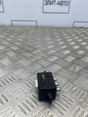 Фото запчасти блок aux Infiniti Q70 M 2011 Б/У запчасть Запчасть блок aux Infiniti Q70 M 2011