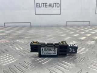 Запчасть датчик удара задний левый VW Touareg 2009
