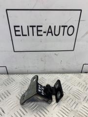 Запчасть петля двери передняя правая LR Range Rover Vogue 2005