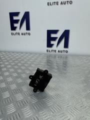 Блок комфорта двери передний левый LR Range Rover Vogue 2011