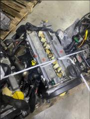 Запчасть двигатель Mitsubishi Carisma