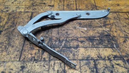 Запчасть петля крышки багажника левая BMW 3 2000