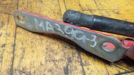 Запчасть петля крышки багажника правая Mazda 3 2002-2009